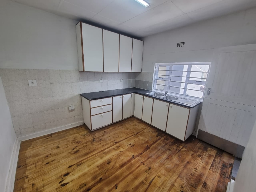 To Let 2 Bedroom Property for Rent in Lansdowne Western Cape